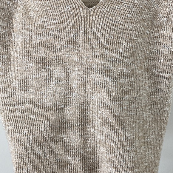 Stretchy tan shirt - Picture 3 of 4